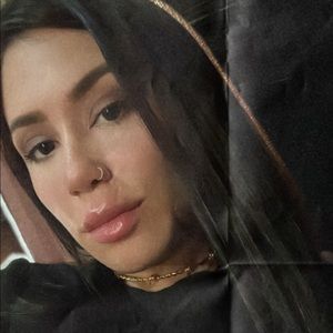 Meet your Posher, Camila